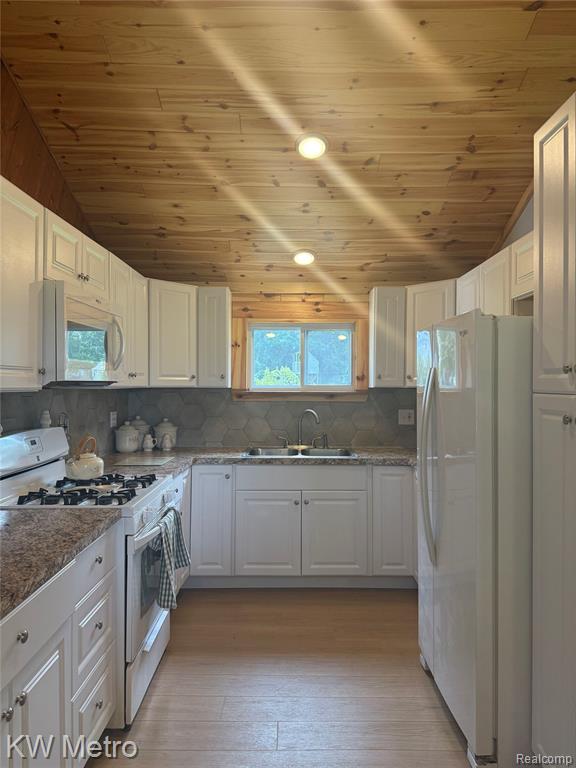 1834 Meadowview Street, Gladwin, MI 48624 — Photo 11