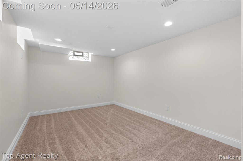 6739 White Pine Court, Bloomfield Hills, MI 48301 — Photo 37