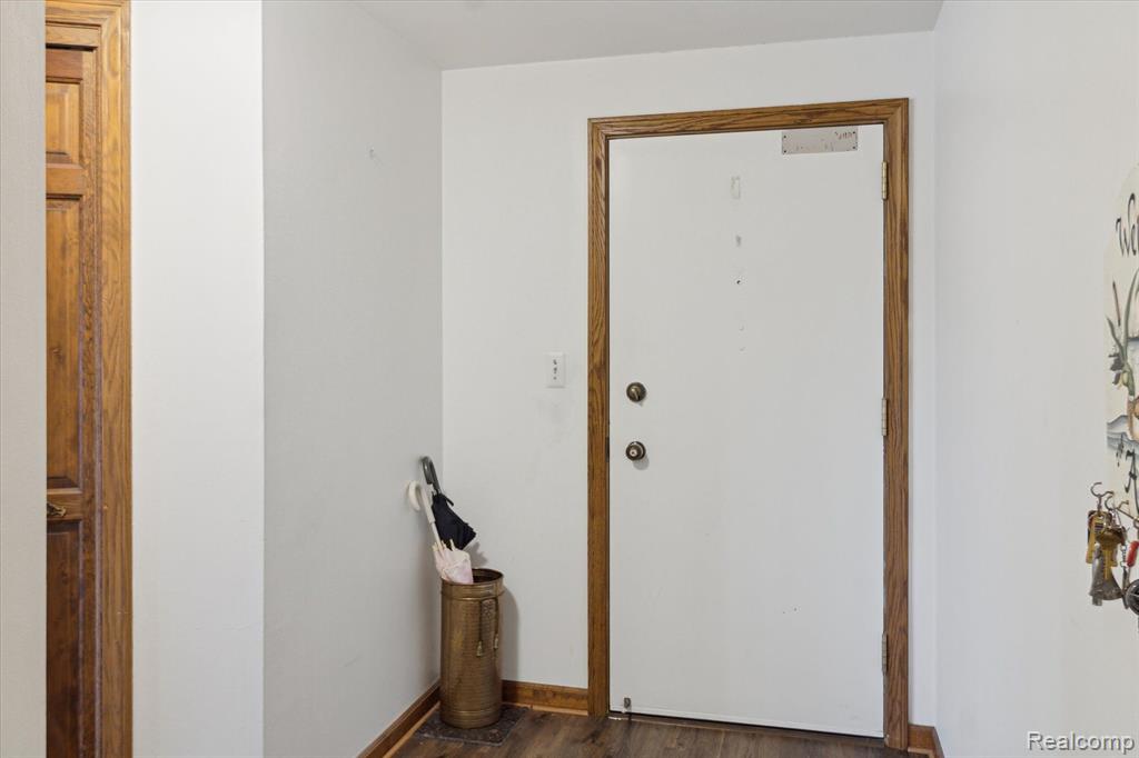 43050 12 Oaks Crescent Drive, 3044, Novi, MI 48377 — Photo 3