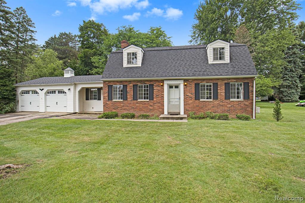 513 RIVERSIDE Drive, Linden, MI 48451 — front exterior