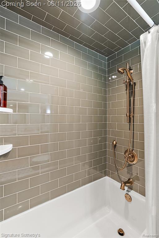 5748 Cherry Crest Drive, West Bloomfield, MI — Photo 35