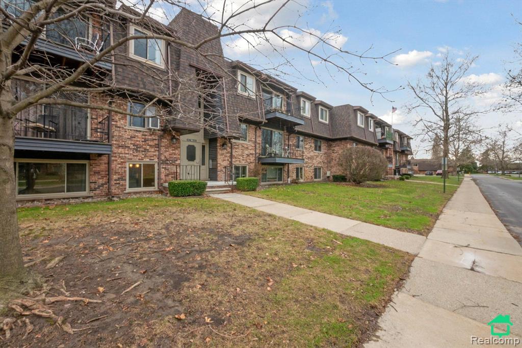 412 Riviera Drive, Saint Clair Shores, MI 48080 — Photo 7