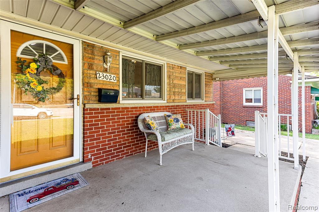 23020 Farmington Road, Farmington, MI 48336 — Photo 31