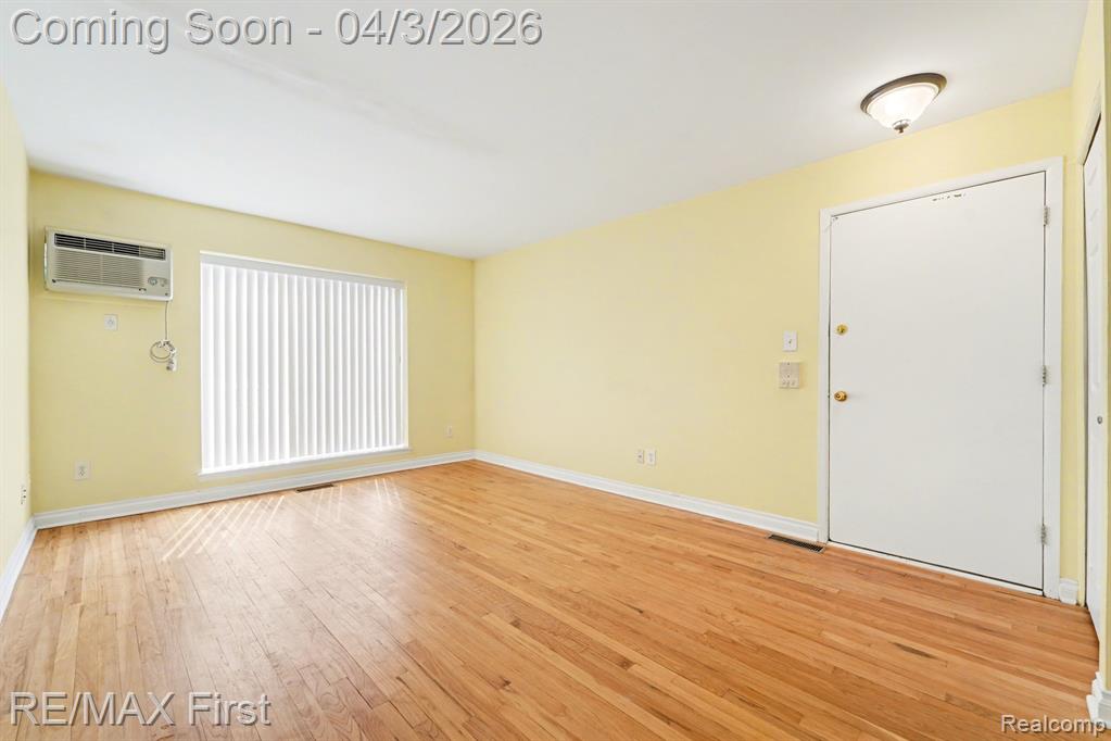 925 Laprairie Street, 117, Ferndale, MI 48220 — Photo 8