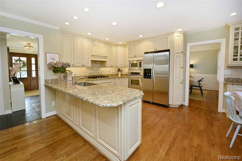 533 Westwood Drive, Birmingham, MI 48009 — Photo 8