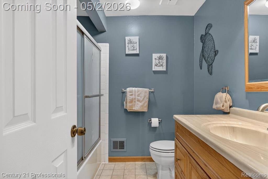 45560 Edgewood Court, Canton, MI 48187 — Photo 37