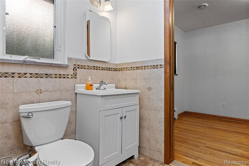 8359 Chicago Road, Warren, MI 48093 — Photo 36