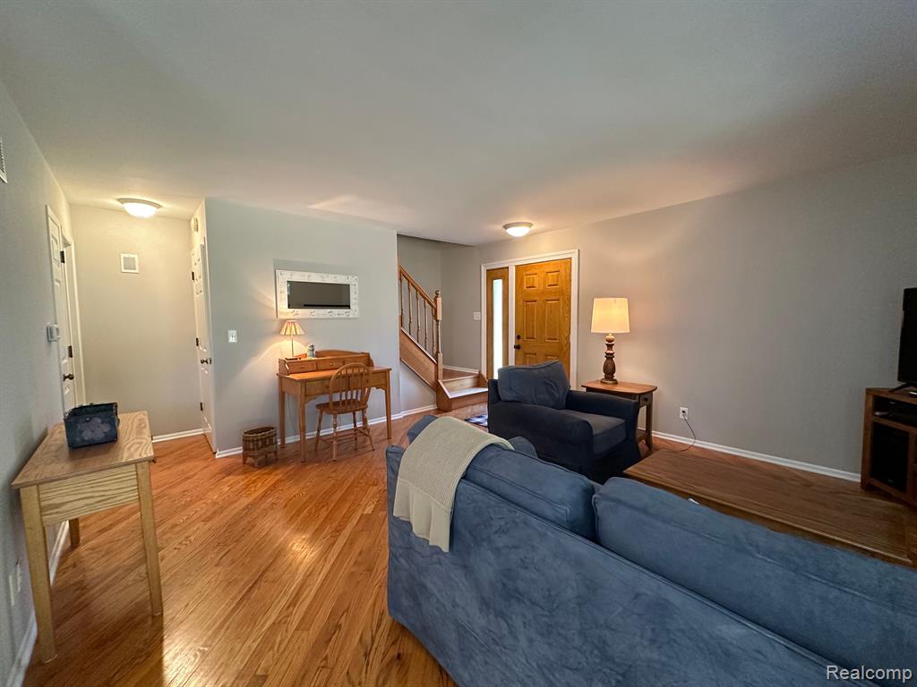 424 W ROCKWELL Street, Fenton, MI 48430 — Photo 10