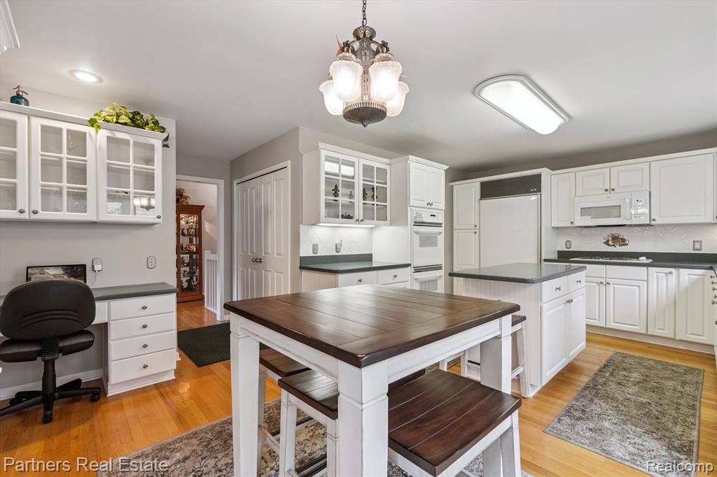 4757 Roundtree Drive, Brighton, MI 48116 — Photo 18
