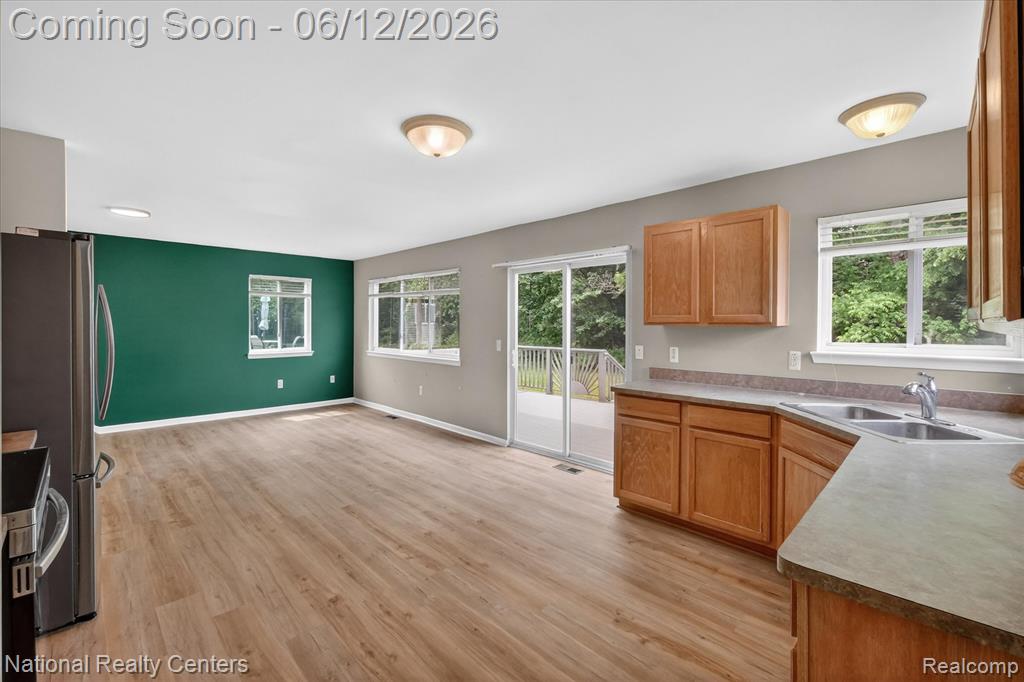 8525 BERKSHIRE Drive, Ypsilanti, MI 48198 — Photo 17