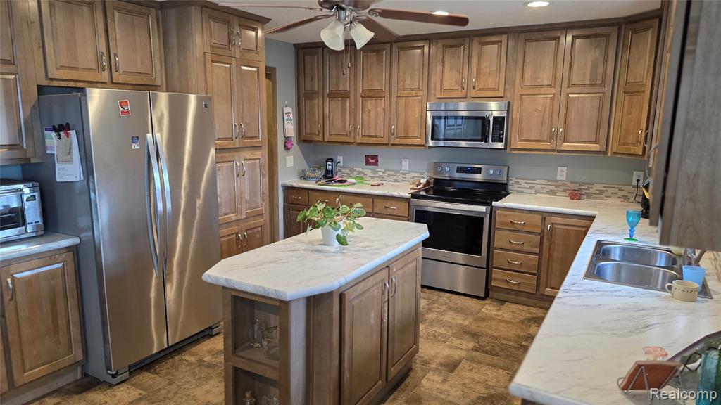 9758 Home Court, Fenton, MI 48430 — Photo 5