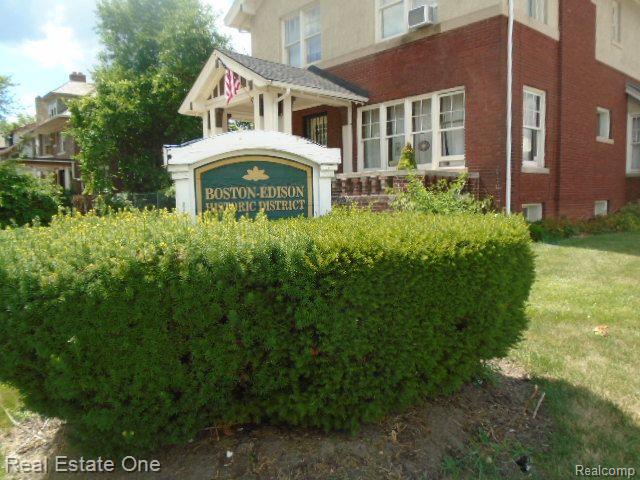 35 EDISON Street, Detroit, MI 48202 — Photo 8