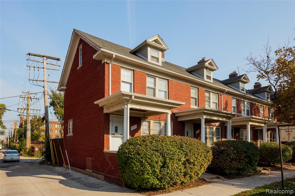 8020 3rd Street, Detroit, MI 48202