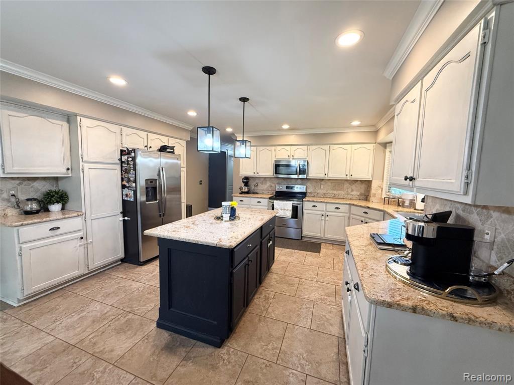 46557 Glen Pointe Drive, Utica, MI 48315 — Photo 18