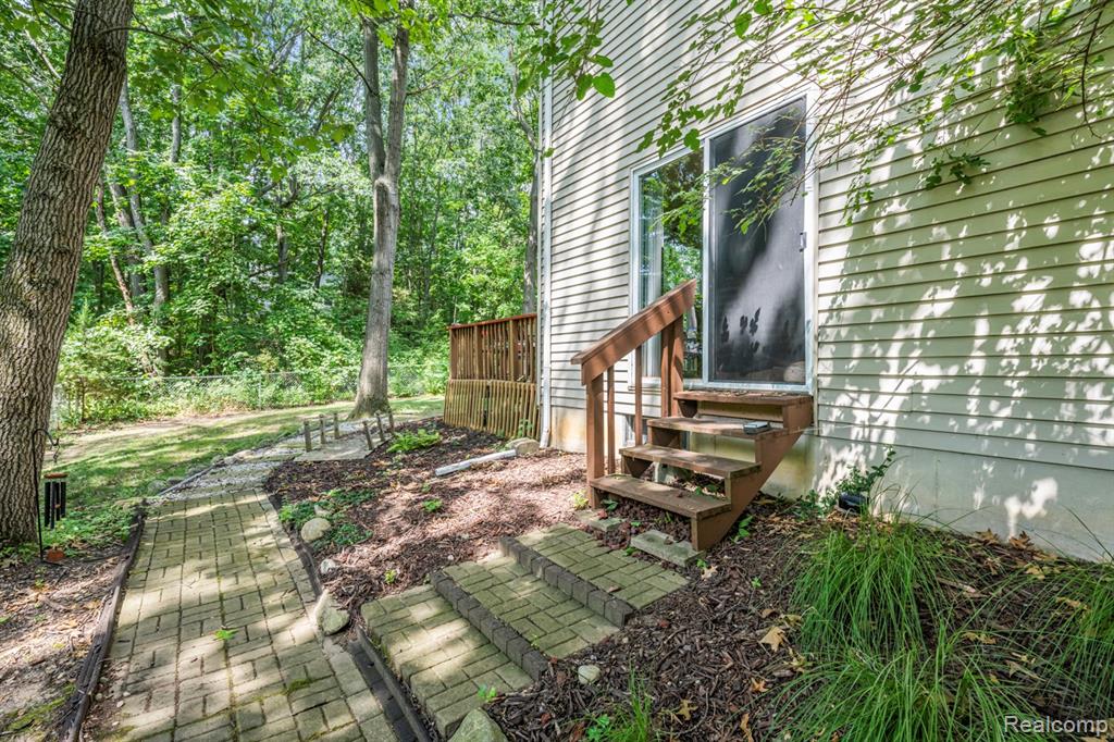 6550 Avon Drive, Brighton, MI 48116 — Photo 32