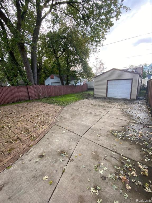929 PRINCETON Road, Berkley, MI 48072 — Photo 3