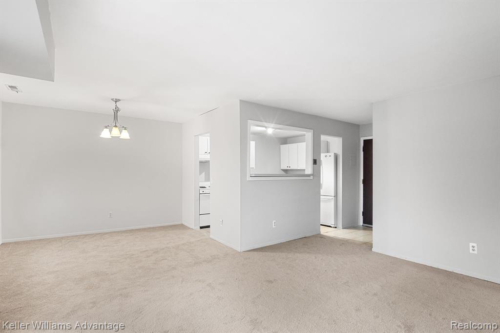 31993 W 12 MILE Road, 313, Farmington Hills, MI 48334 — Photo 7