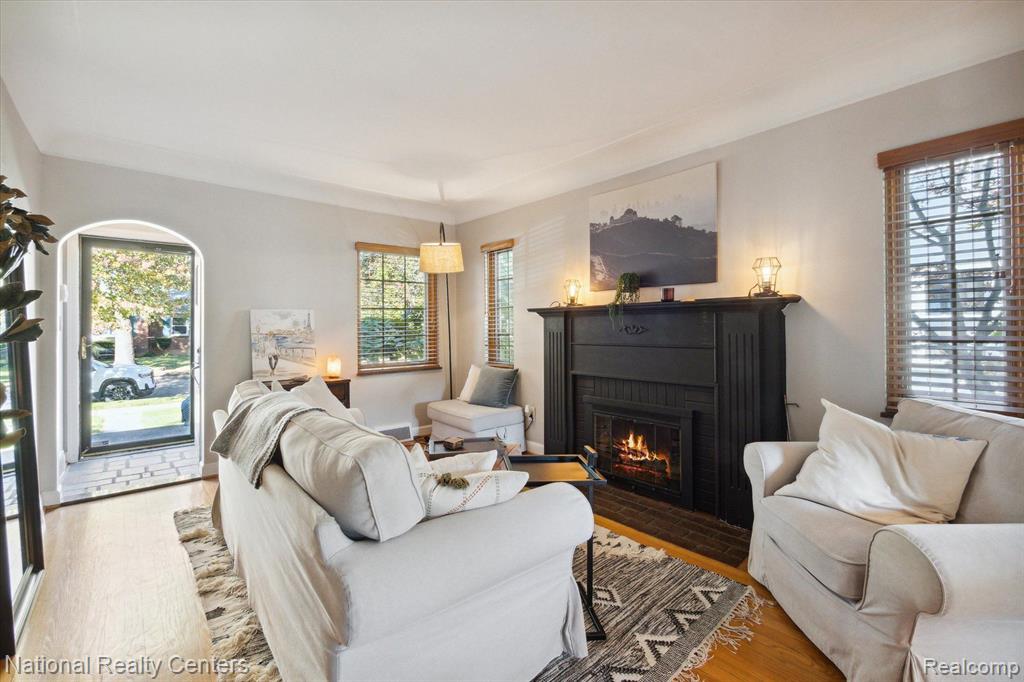 913 ORCHARD GROVE Drive, Royal Oak, MI 48067 — Photo 4