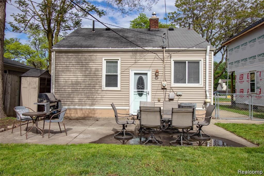 4033 OAKSHIRE Avenue, Berkley, MI 48072 — Photo 16