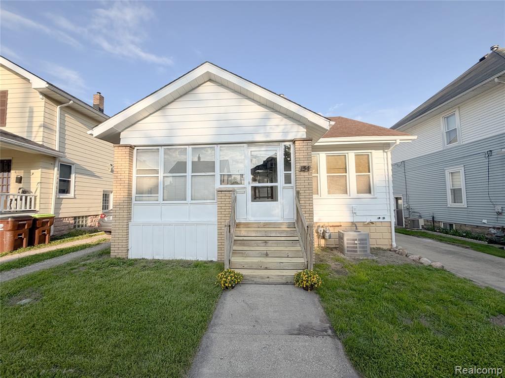 134 Michigan Avenue, Monroe, MI 48162 — Photo 3