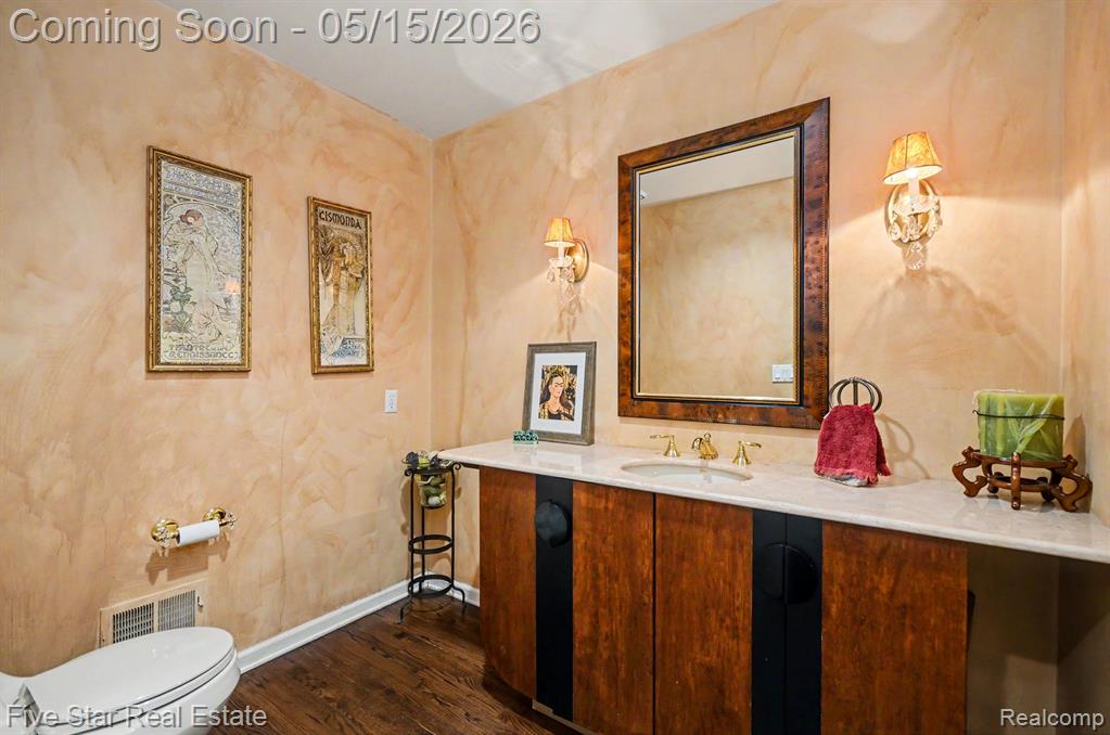 4689 Mirror Lake Drive, West Bloomfield, MI 48323 — Photo 27