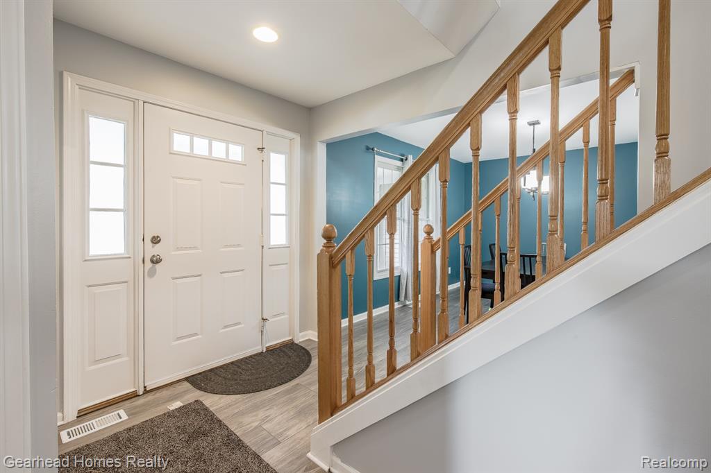 8088 Denton Hill Road, Fenton, MI 48430 — Photo 4