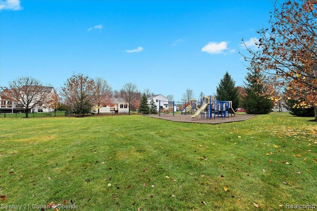 940 S HOWARD Street, Fenton, MI 48430 — Photo 25