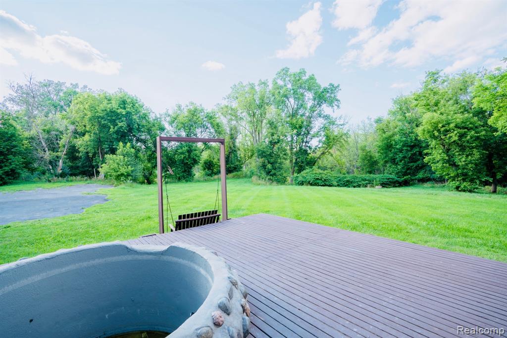 8051 Coyle Road, Whitmore Lake, MI 48189 — Photo 22