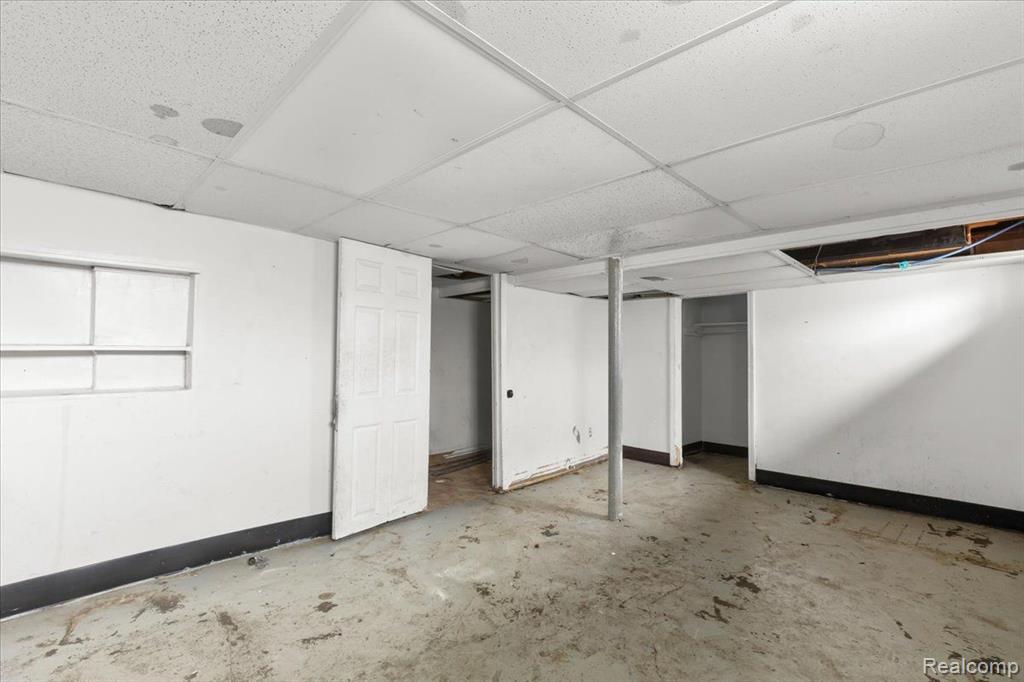 9393 MEYERS Road, Detroit, MI 48228 — Photo 19