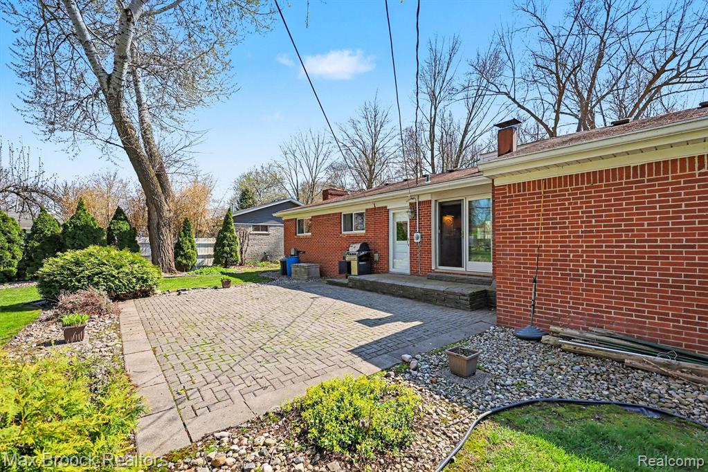 33711 Schneider Road, Chesterfield, MI 48047 — Photo 24