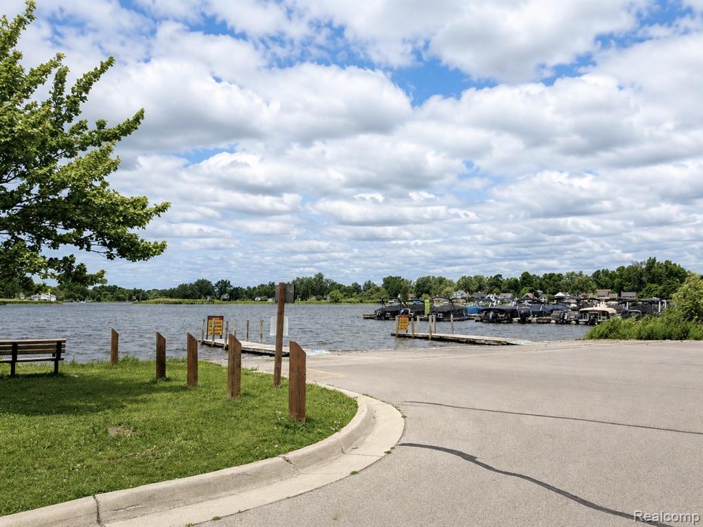 4097 Chenlot Lane, Waterford, MI 48328 — Photo 43