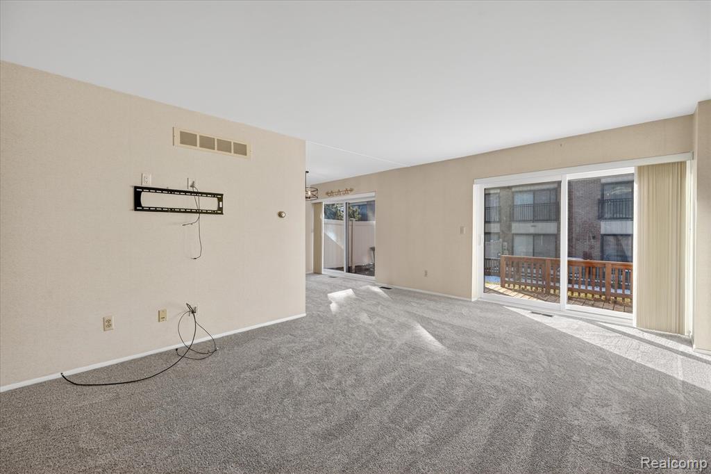 18268 University Park Drive, Livonia, MI, 48152