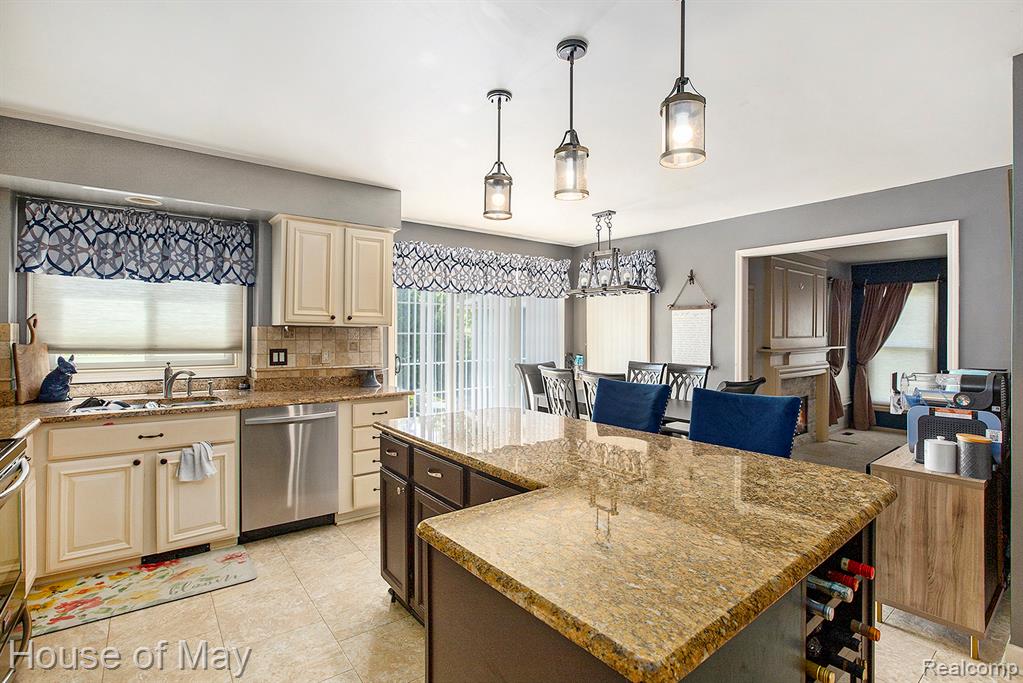 47951 Picadilly Court, Canton, MI 48187 — Photo 12