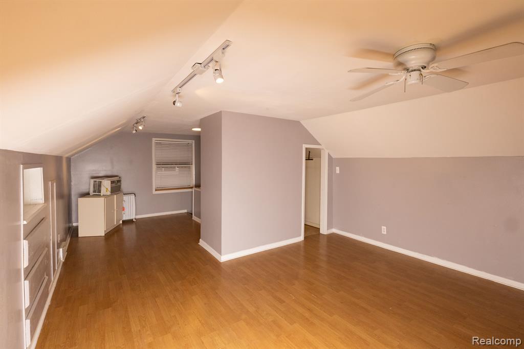 395 W CHESTERFIELD Street, Ferndale, MI 48220 — Photo 10
