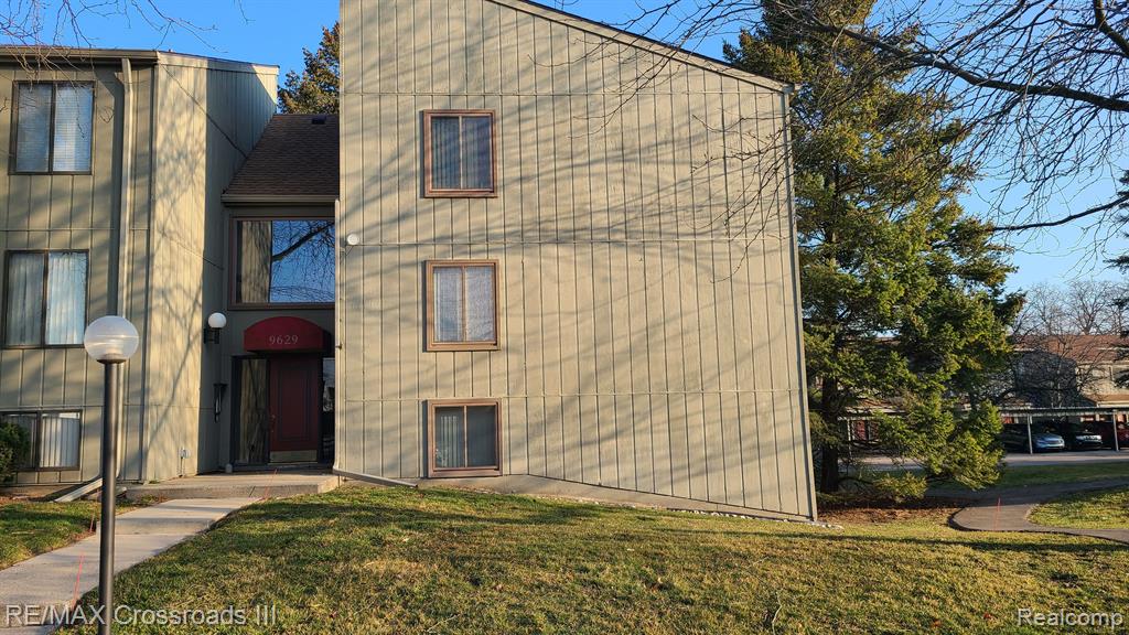 9629 Bayview Drive, 106, Ypsilanti, MI 48197 — front exterior