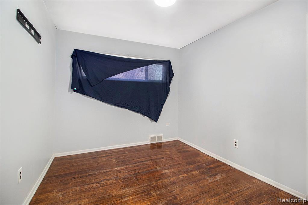 724 Western, Inkster, MI 48141 — Photo 10