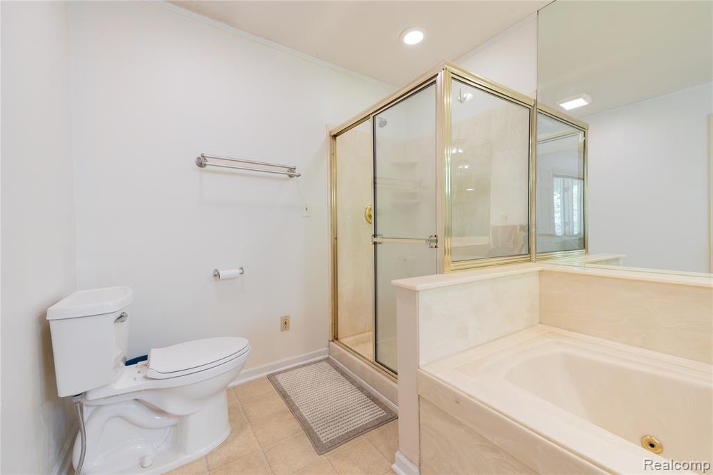 9422 Hawthorne Glen Drive, Grosse Ile, MI 48138 — Photo 27