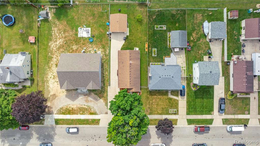 9085 Deering Street, Livonia, MI 48150 — Photo 37