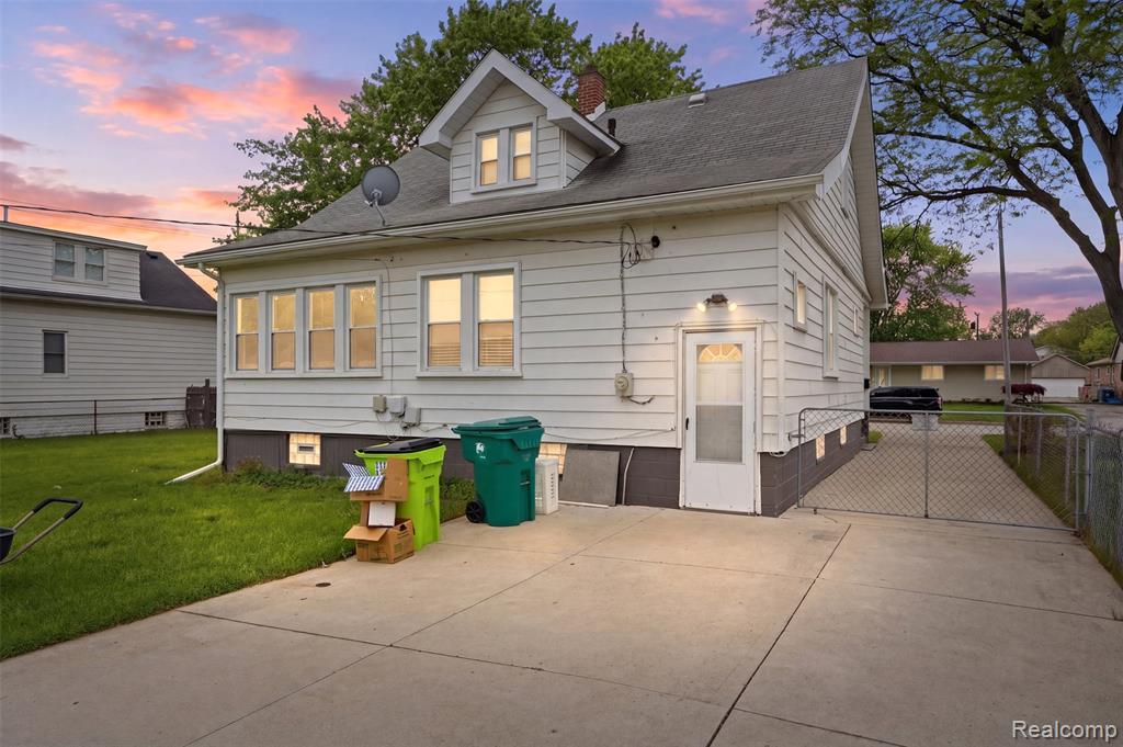 24248 Hayes Avenue, Eastpointe, MI 48021 — Photo 34