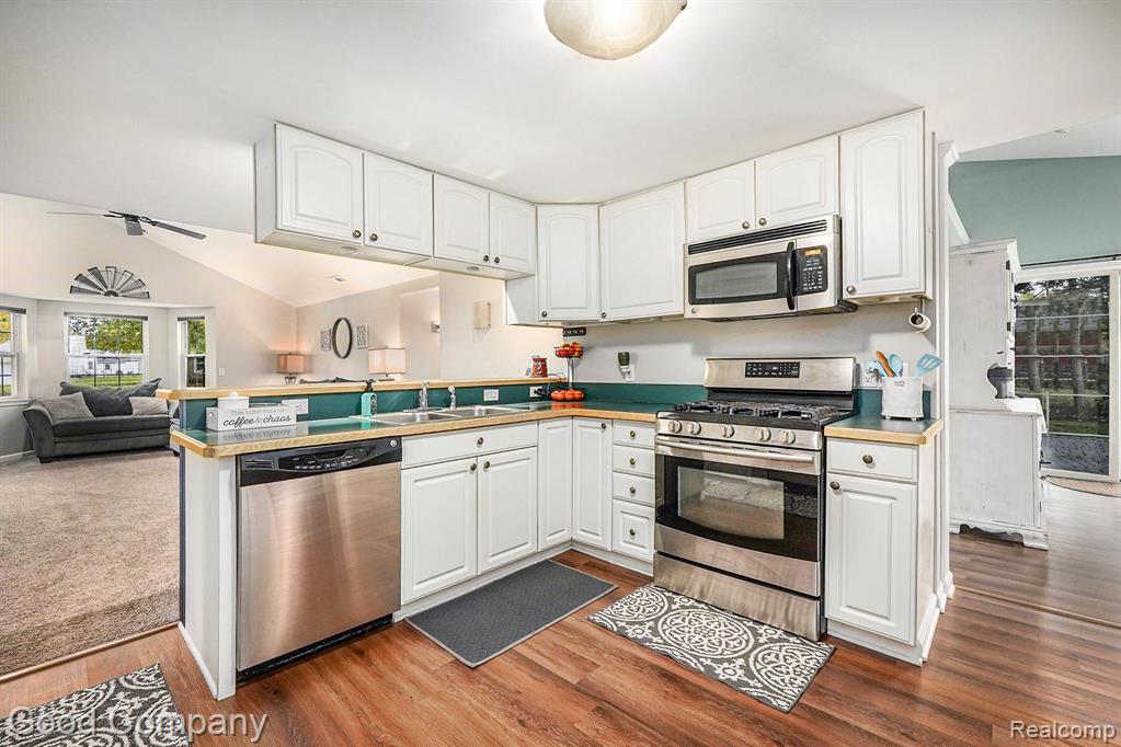 47595 Frederick Road, Shelby Twp, MI 48317 — Photo 6