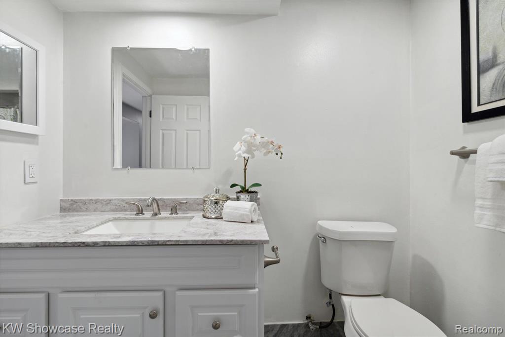 44048 Harsdale Drive, Canton, MI 48187 — Photo 31