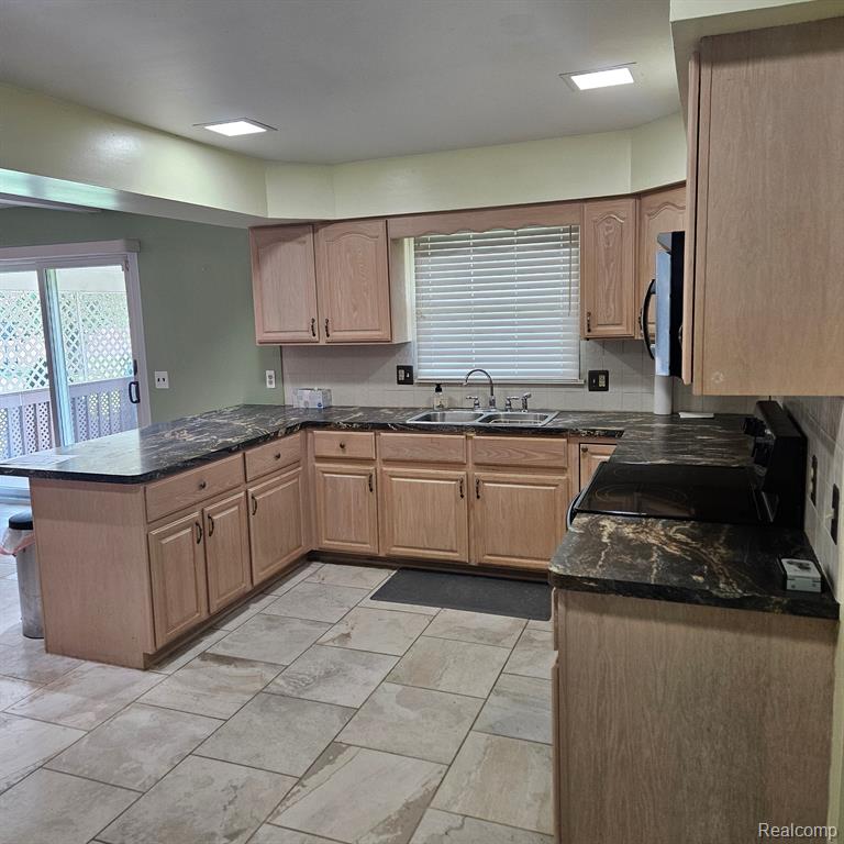 9233 SMITHS CREEK Road, Wales, MI — Photo 7