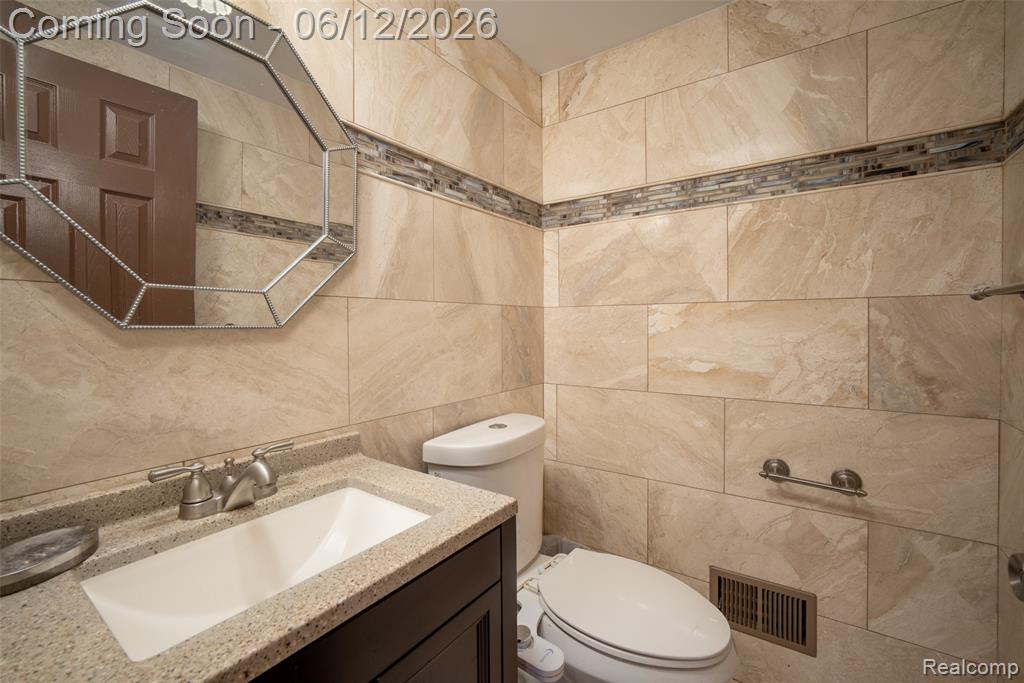 5061 Temple Drive, Sterling Heights, MI 48310 — Photo 14