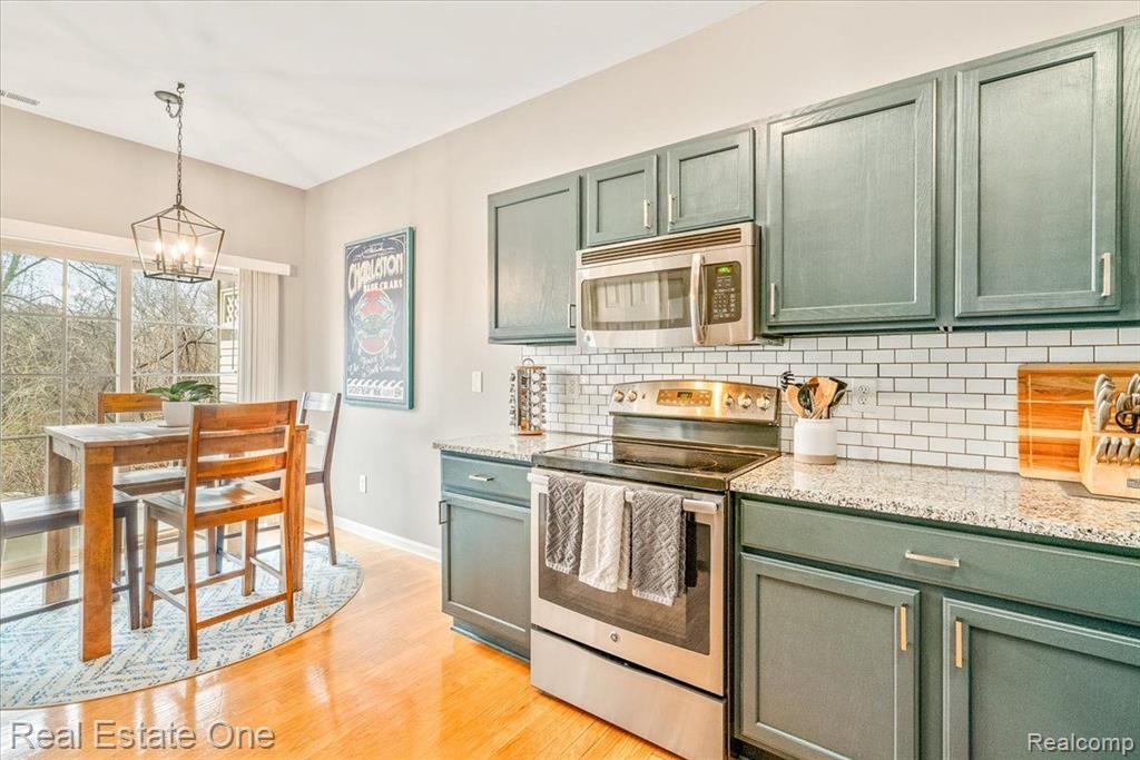 39492 ROCKCREST Lane, Northville, MI 48168 — Photo 21