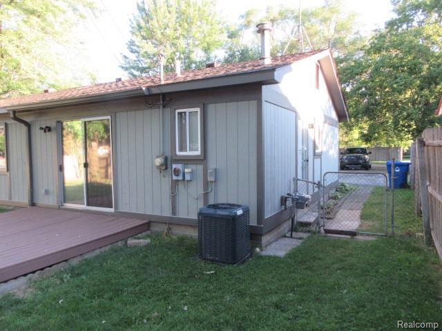 7265 Ida Terrace, Waterford, MI 48329 — Photo 5