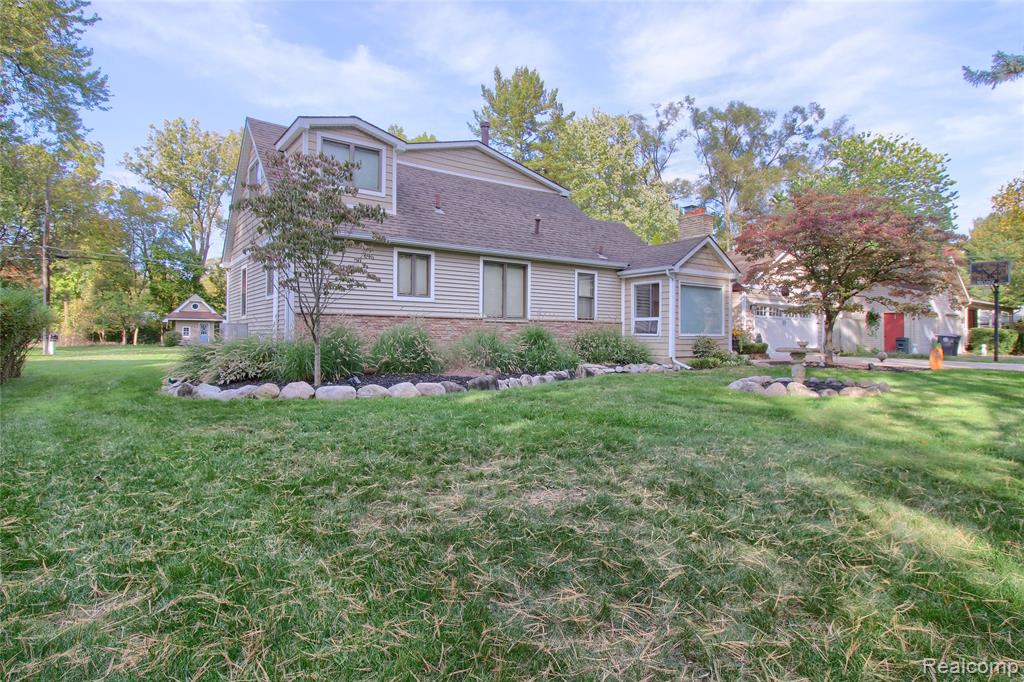 30450 Wentworth Street - Photo 2