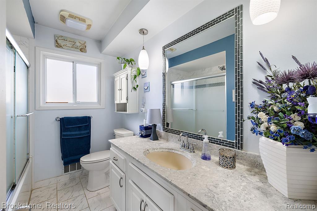 43258 HYDE PARK Drive, Sterling Heights, MI 48313 — Photo 49