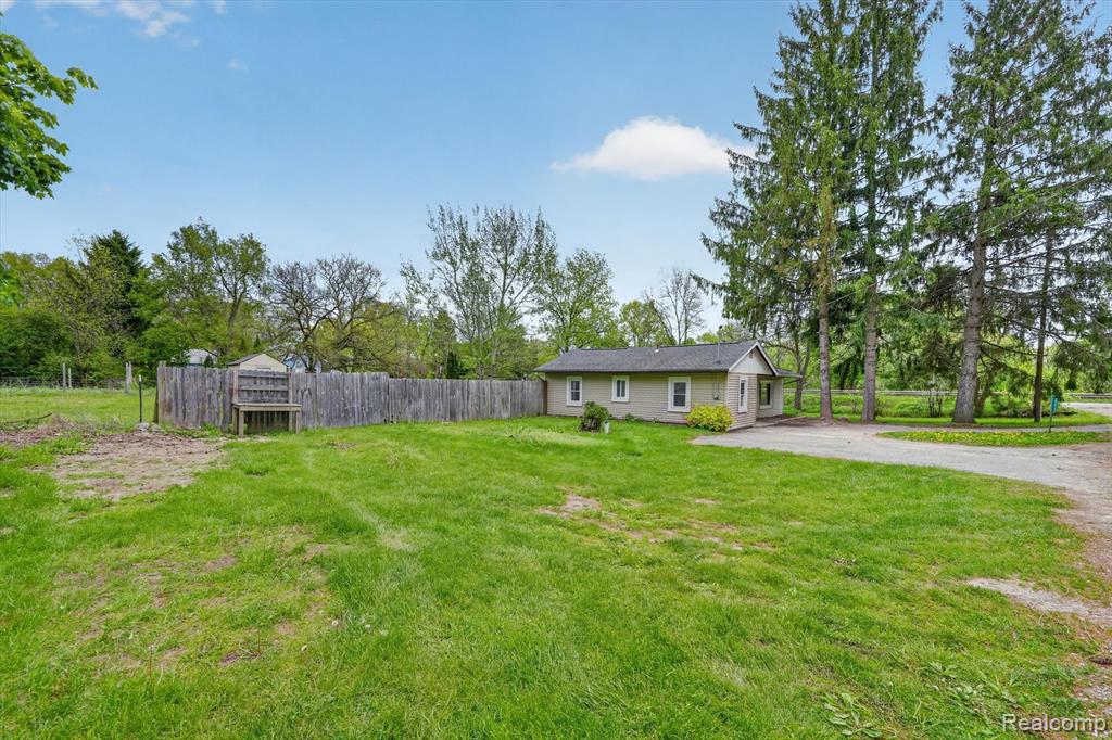 15013 Birchwood Drive, Holly, MI 48442 — Photo 28