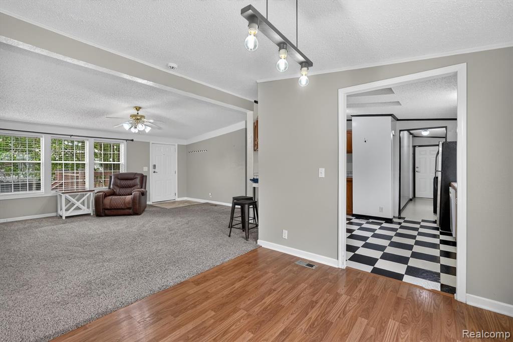 11595 Clearwater Drive, Fenton, MI 48430 — Photo 15