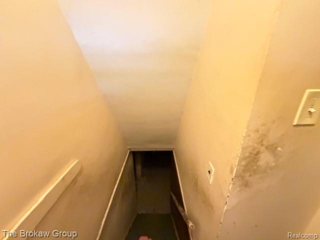 4302 Huckleberry Lane, Flint, MI 48507 — Photo 10